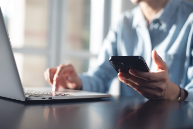 Financial Times: The European Commission fears espionage – EU officials in the US equipped with ‘burner phones’ and secure laptops - ProtoThema English