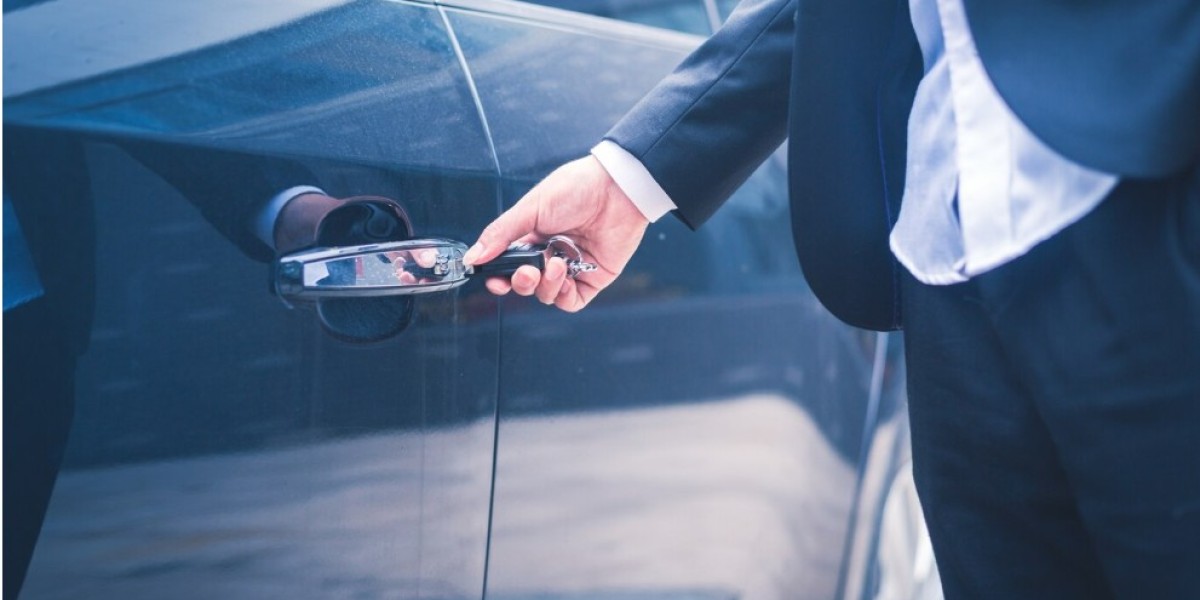 Why Executives Choose the Best Chauffeur Service at Stansted Airport
