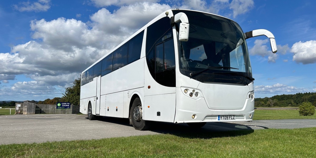 Travel Seamlessly with London to Manchester Coach Services