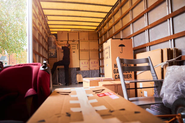 How Can a Moving Company Simplify Downsizing for Seniors? – Postory