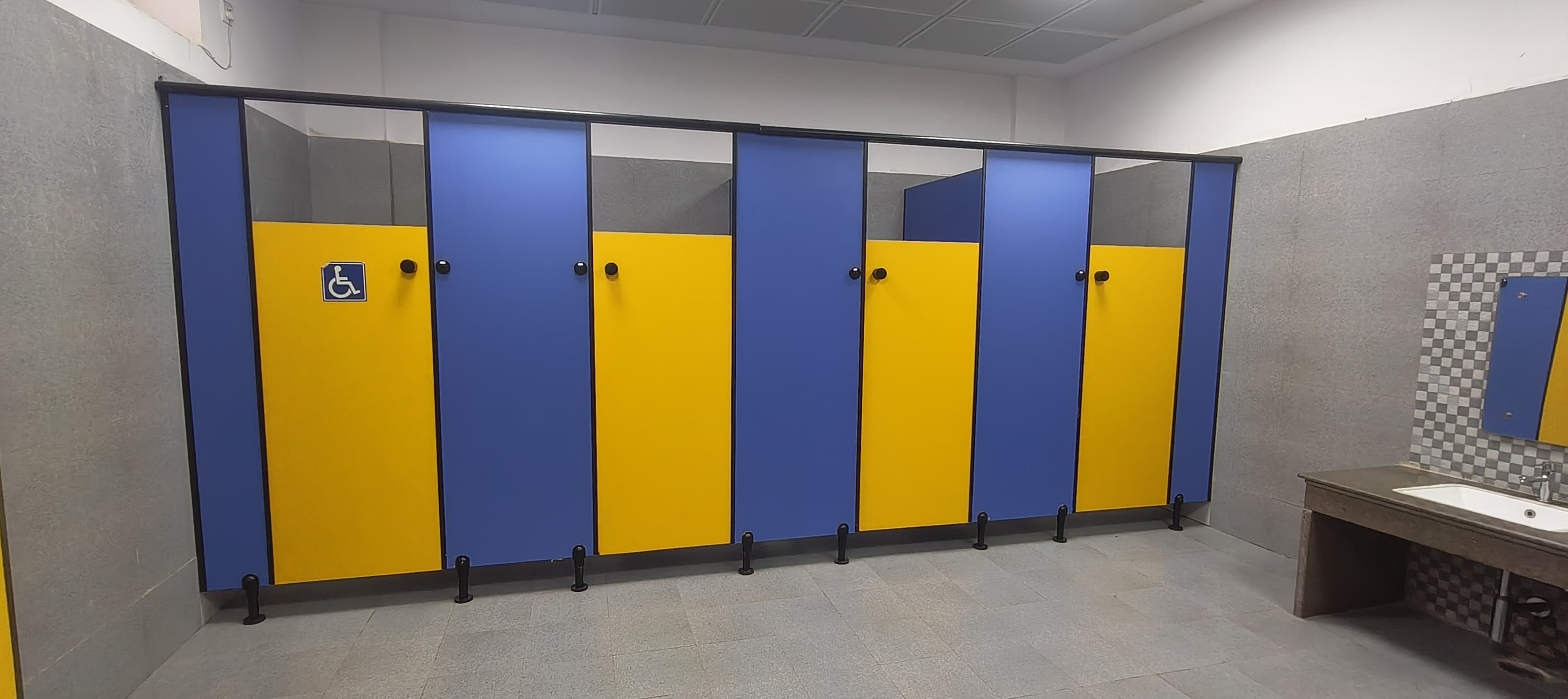 Toilet Cubicle Manufacturers in Gurgaon - Megha Systems