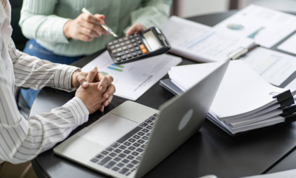 How Fast Can a Financial Planner Fix Your Spending Habits?