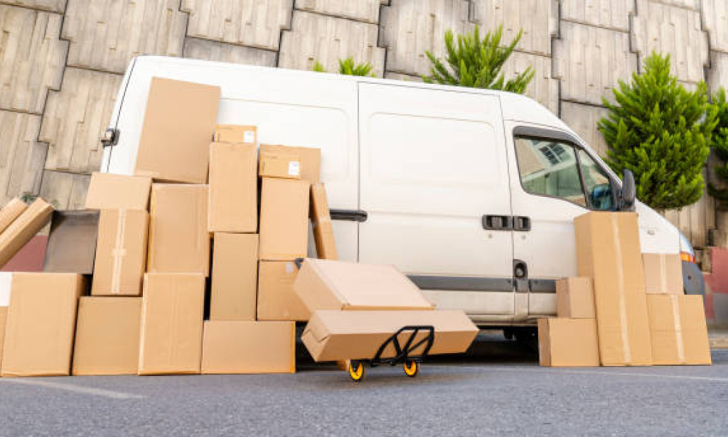 How Does a Moving and Storage Service Protect Your Valuables Better?