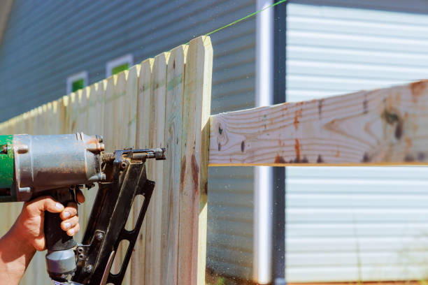 How a Fence Contractor Makes Backyards Safer for Kids – Postory