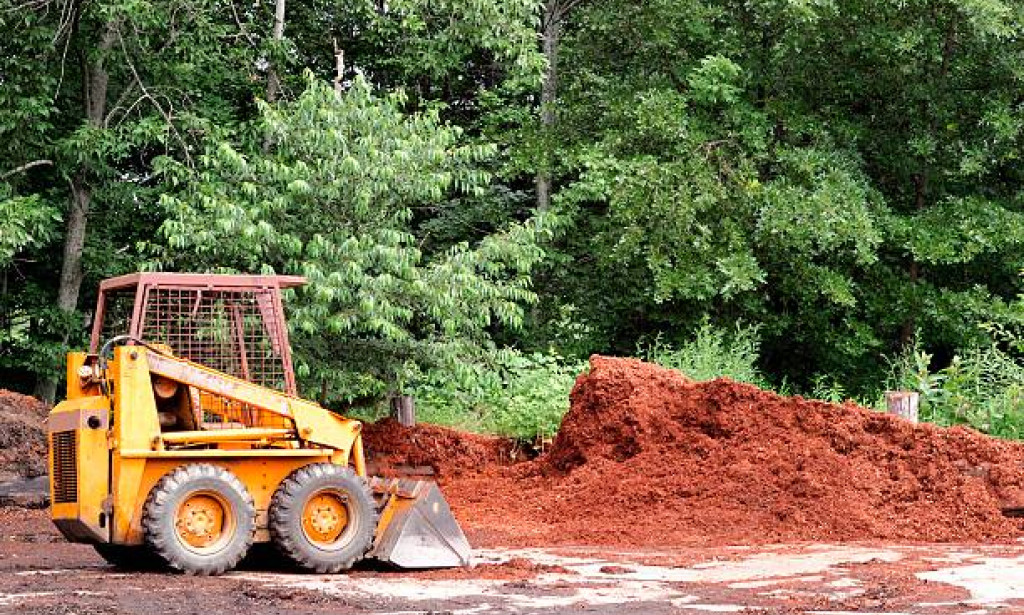 How Does the Quality of Mulch from a Supplier Impact a Landscaper’s Design Outcomes?