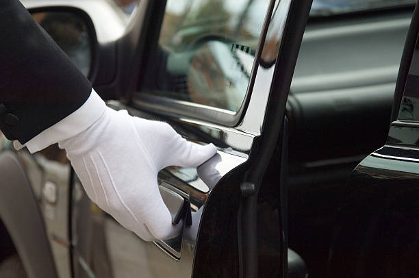 How Can a Limousine Service Save You Time During Business Travel?