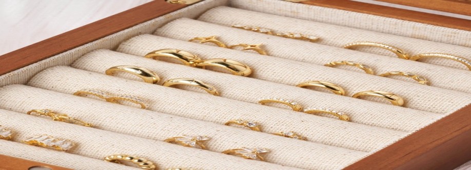 LÉA Jewels Cover Image