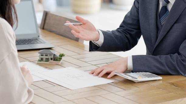 What a Real Estate Agent Does to Prevent Deal-Falling-Through Issues