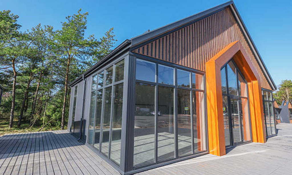 How Can a Patio Enclosure Supplier Protect Pets and Kids Outdoors?