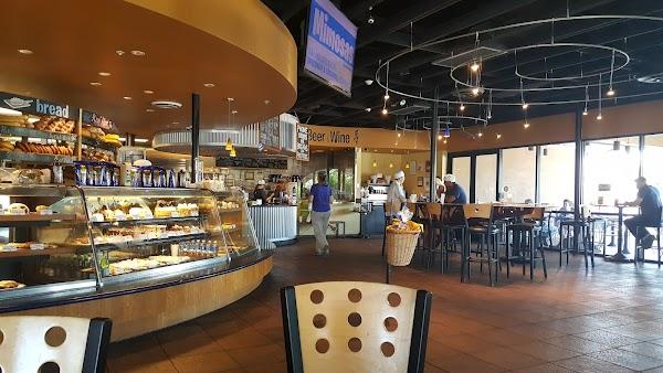 How to Choose a Bakery That Nails Every Special Occasion Cake