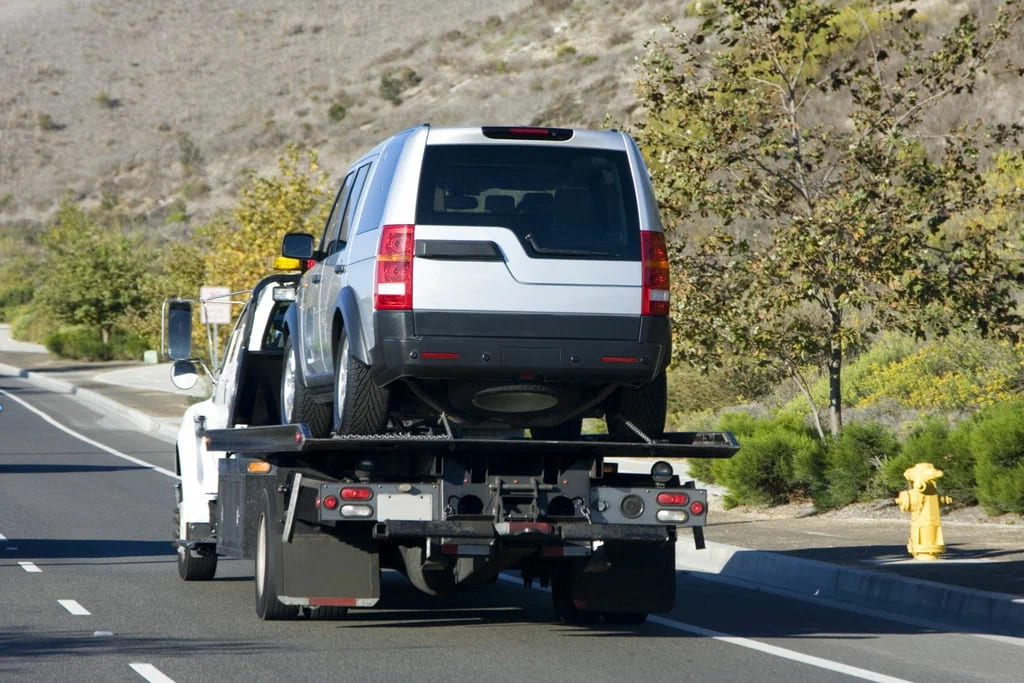 How Towing Service Protects Your Car After An Accident - London Connected